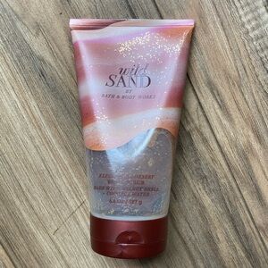 New Bath and Body Works Wild Sand Body Scrub